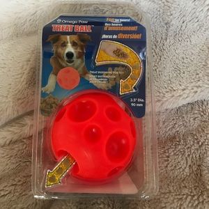 NWT, Omega Paw Tricky Treat Ball!